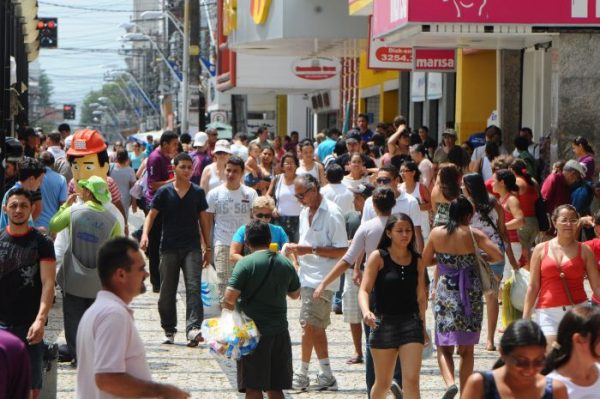 Lojas estendem horário de atendimento para o fim do ano