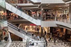 Fluxo em shoppings tem alta de 1,5%