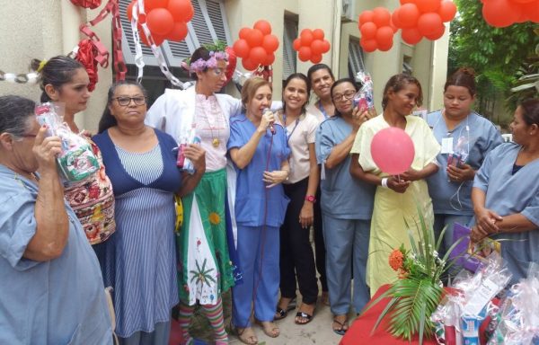 Sindilojas realiza entrega de Kits Higiênicos no Hospital São José
