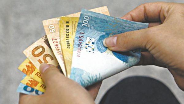 Inadimplência atinge 62 milhões de brasileiros e afeta 3% do crédito